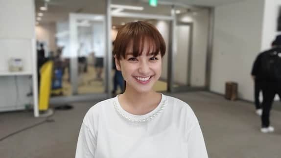 平祐奈のインスタグラム：「🩵💙🩵 今夜はすばせか！ あっという間に8話です🌏  わんちゃんが画質の良いカメラで撮ってくれました♡  今夜もリアタイしてねっ #この素晴らしき世界」