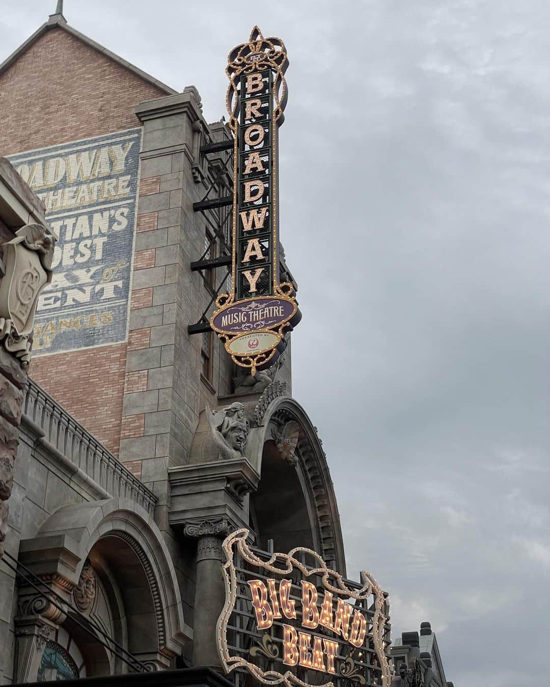 あきのインスタグラム：「うなちゃんに birthday Disney🎂 連れてきてもらった🥲  #東京ディズニーシー #ディズニーシー #tokyodisneysea」