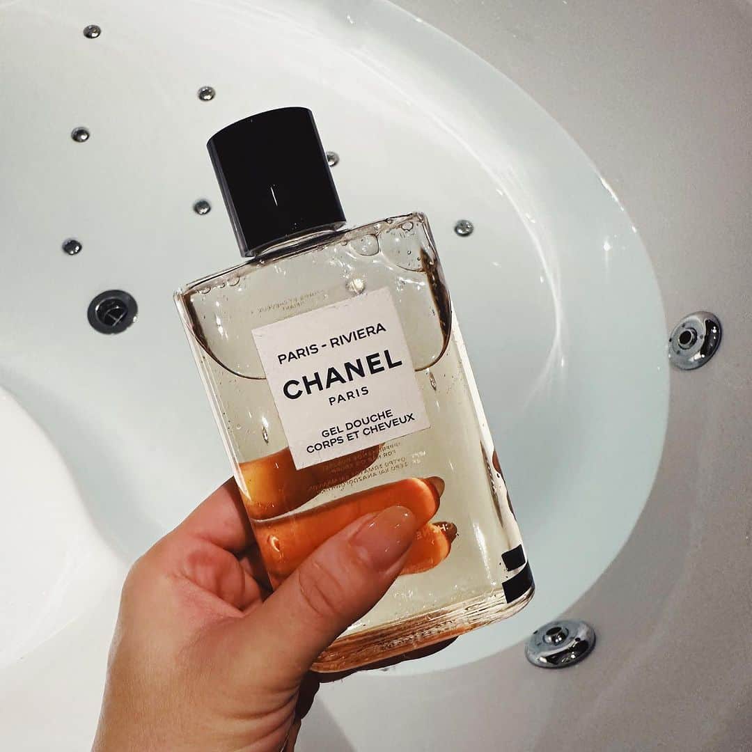 三浦マキさんのインスタグラム写真 - (三浦マキInstagram)「Obsessed♡  #chanel #bathtime #chanelbeauty」9月7日 20時16分 - makimiura__la