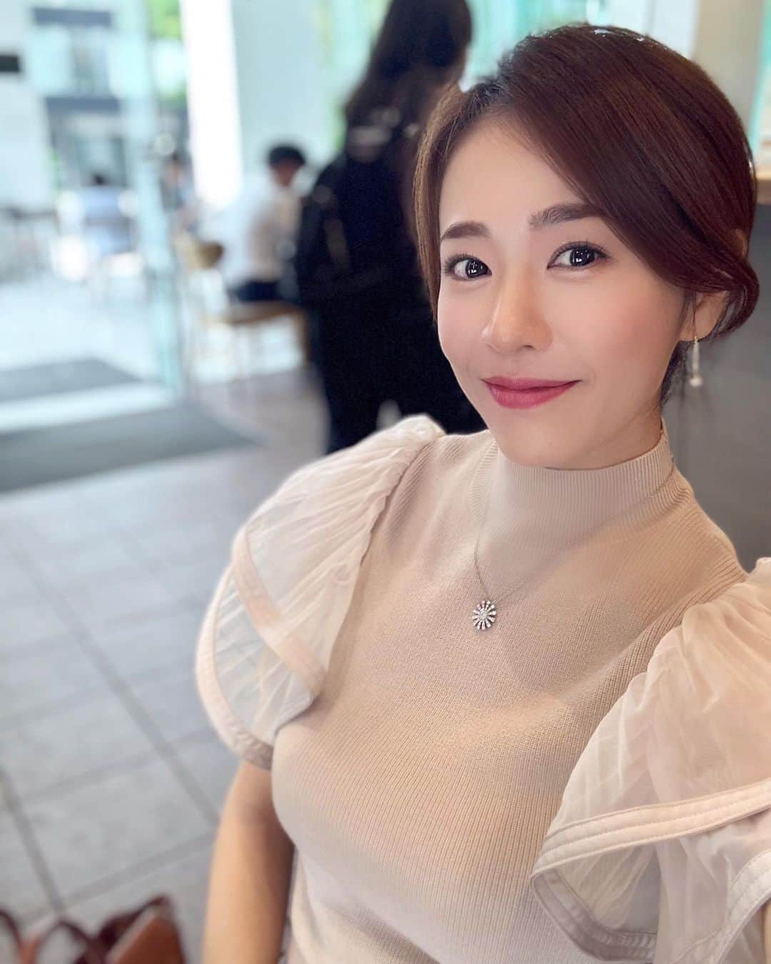 しろまっするのインスタグラム：「・ My routine for mental wellness ☕️☀️🐶🧘‍♀🏋️‍♀️️🫶✨️︎💕︎  #healthyroutine #healthyhabits #morningroutine #健康な体作り #しろまっする」