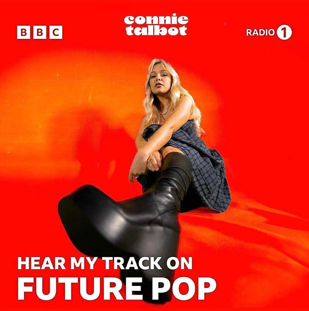 コニー・タルボットのインスタグラム：「This is a dream come true 🥹 I won’t believe my ears when I hear @mollieking playing “Just A Broken Heart” on @bbcradio1 Future Pop Show.  I have dreamt of one of my original songs being played on radio ever since I was a little girl. Little Connie would definitely not believe this 🥹 many happy tears to come later. Thank you for listening, and thank you @bbcradio1 🤍8pm-10pm tonight🕺」