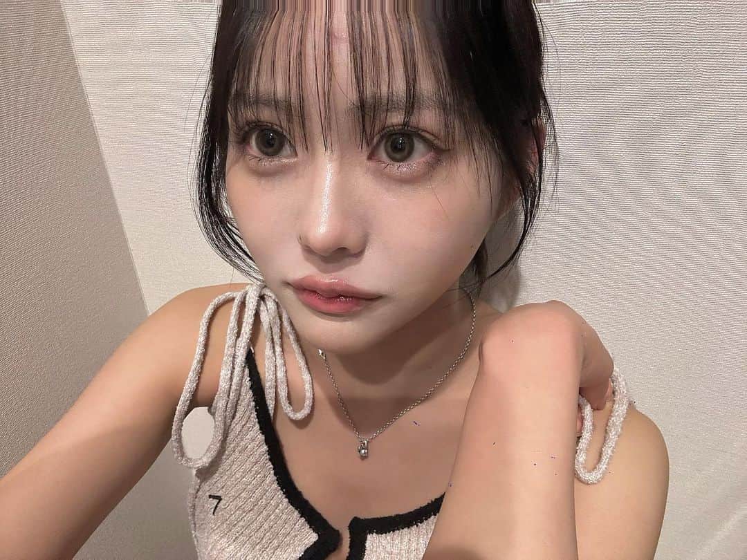 上水口姫香のインスタグラム：「好きください🥺  会えてないので好きください  🥺🥺🥺🥺🥺🥺🥺🥺  #推し #推しの子 #推してください #ちゅるん #ちゅるんメイク #中国 #韓国旅行 #カラコン #黒髪ボブ #猫」