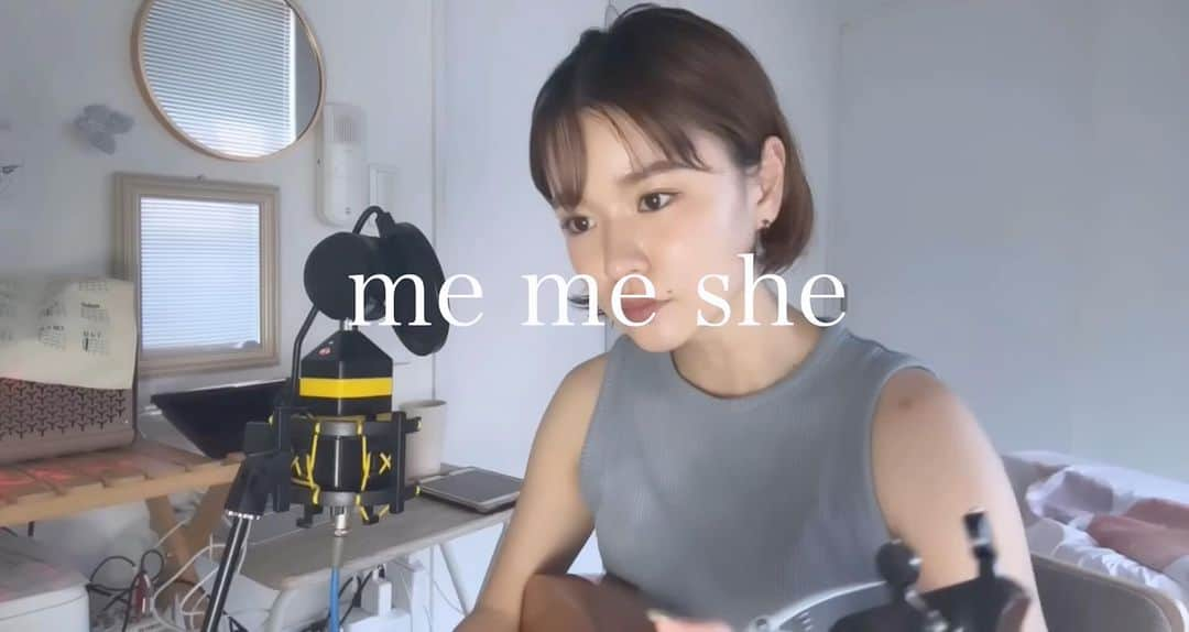 fumikaのインスタグラム：「⁡ me me she / RADWIMPS ⁡ フルはYouTubeにて🎥✨ ⁡ #ウクレレカバー #安定の木曜日 #ukulele #ウクレレ女子 #名曲 #cover #memeshe #女々しい #RADWIMPS #愛用 #romerocreations #KBCラジオ #しょちゅgirl #毎週ウクレレコーナーやってるよ ✌︎ #リクエスト受付中 #安定の木曜日」