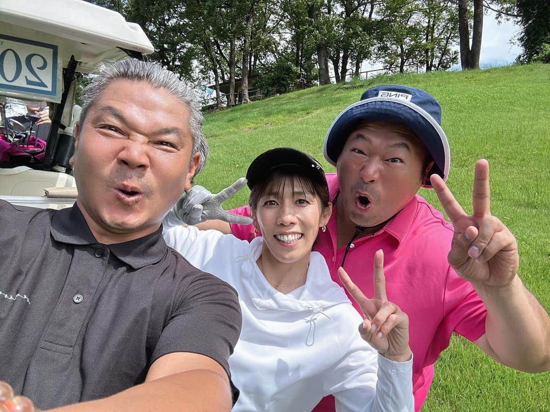 のインスタグラム：「楽しいゴルフでした。  久保さん気が合いすぎる！笑  またよろしくお願いします。  ゴルフ上手くなりたい。  #久保超路さん #吉田沙保里 #豊ノ島 #高知県 #宿毛市」