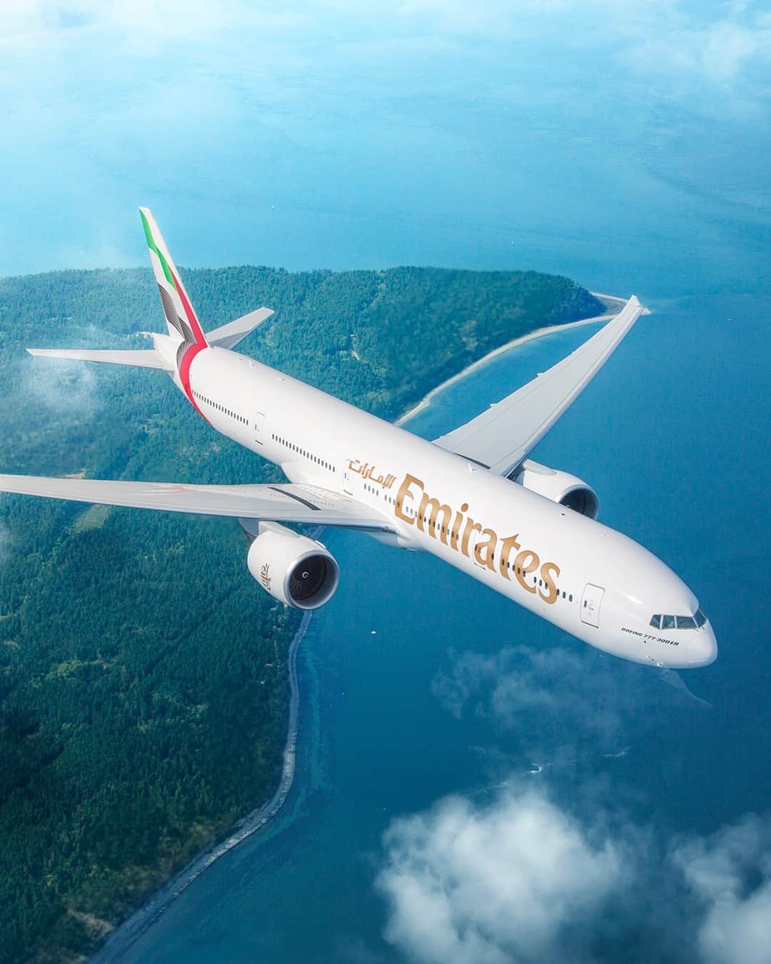 エミレーツ航空のインスタグラム：「The view from above. 👀  #Emirates #FlyBetter」