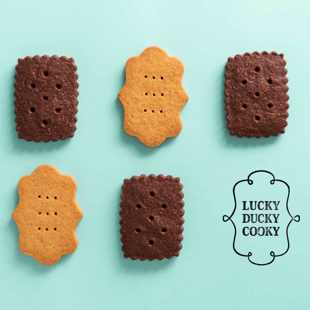 TODAY'S SPECIALさんのインスタグラム写真 - (TODAY'S SPECIALInstagram)「<EVENTのお知らせ> 　 各地のつくり手さんから届く「MARKET」。今週もおいしい焼き菓子やコーヒーなどが並びます。ぜひお立ち寄りください。  ■Kyoto  Lucky Ducky Cooky 焼き菓子の販売  9月8日 （金）  ■Jiyugaoka  かまパン＆ストア パンの販売  9月9日 （土）  ■Ebisu  WOLD PASTRIES 季節のタルトと焼き菓子の販売  9月9日 （土）  ■ Jiyugaoka  ORIICA Jiyugaoka 焼き菓子の販売  9月10日（日）  ■Kobe  川上珈琲 ドリッパーの違いによる飲み比べ、コーヒー豆の販売  9月10日 （日）  *なくなり次第終了です。 *詳細はトップURLからご確認ください。 →@cibone_ts  #todaysspecial #トゥデイズスペシャル #神戸bal #京都bal #oriicaJiyugaoka  #luckyduckycooky #焼き菓子 #foodhubproject  #coffee #coffeestand #川上珈琲 #コーヒー #コーヒー好き #コーヒースタンド」9月7日 20時43分 - cibone_ts
