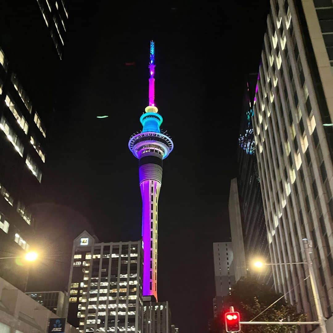 千秋さんのインスタグラム写真 - (千秋Instagram)「カラフルニュージーランド🇳🇿🌈  オーストラリアやニュージーランドのお土産にちょうどいいT2の紅茶☕️  #newzealand #ニュージーランド #nz #auckland #オークランド #千秋旅日記」9月7日 20時44分 - chiaki77777