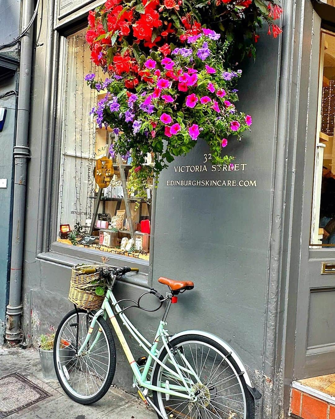 Seyda♥ Travel & Natureさんのインスタグラム写真 - (Seyda♥ Travel & NatureInstagram)「Edinburgh diaries 🥰 #seydauk」9月7日 21時01分 - seydakorkmaz01