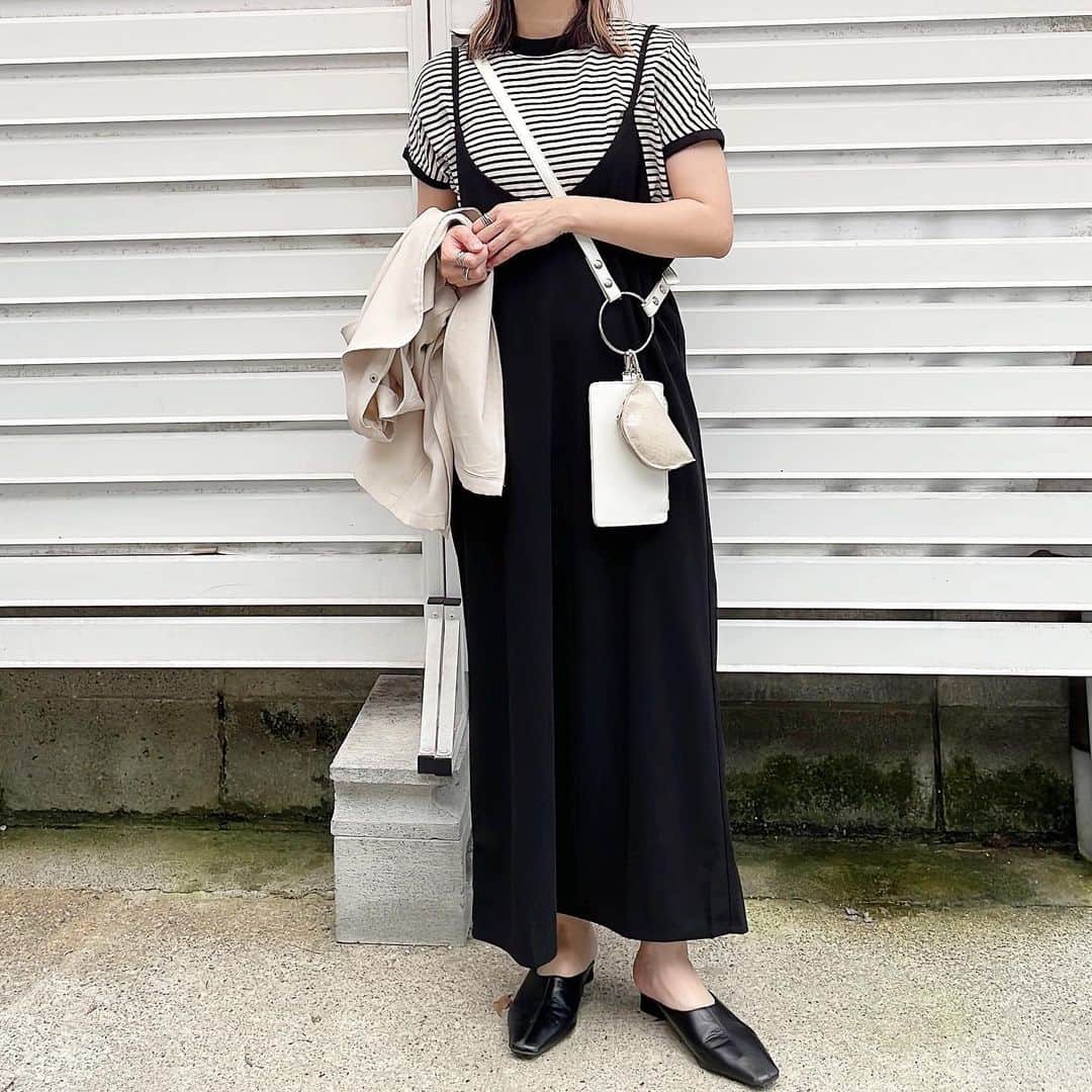 moyooonnのインスタグラム：「. 重ね着したら ロングシーズン使える キャミワンピ☺︎　 こちら、紐長めにして 152cmでこの丈なので 低身長さんにオススメ👌🏻❣️ モックネックTシャツは カラバリ豊富で使いやすい✨  #ワンピース (E2802) #神戸レタス @kobe_lettuce #トップス (C4819)  チェックしてみてね🫶🏻  . . .  #ママコーデ#シンプルコーデ#おちびコーデ#152cm#152cmコーデ#低身長コーデ#大人カジュアル#おちびの輪#locari #カジュアルコーデ#アラフォーコーデ#30代ファッション #30代コーデ」
