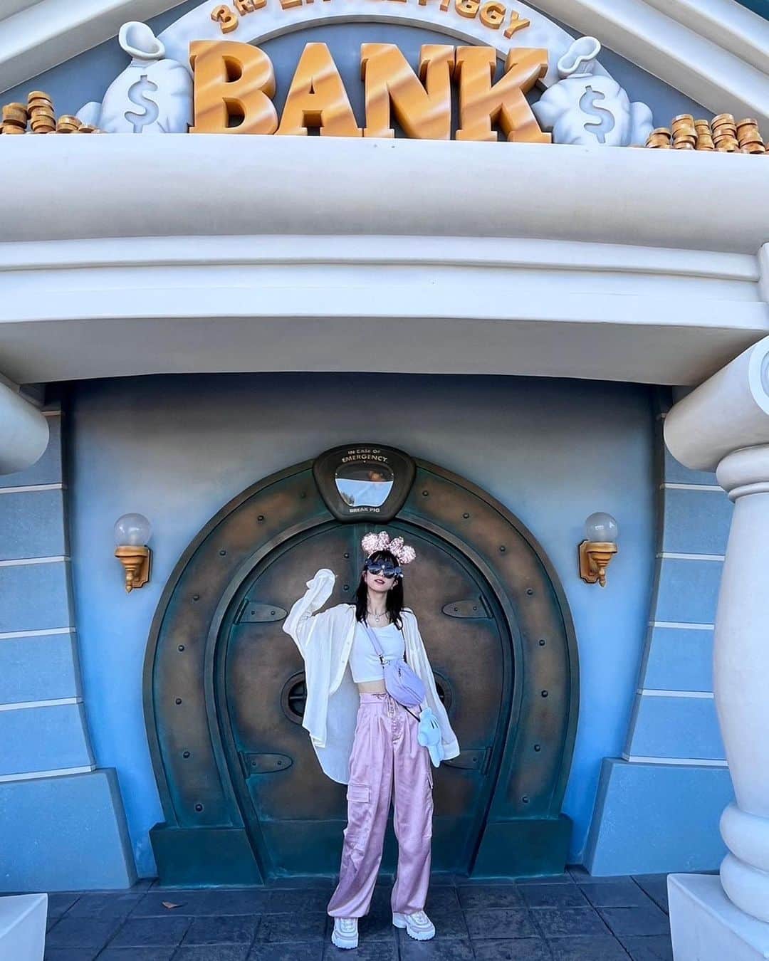 井上玲音のインスタグラム：「・ ・ ソロショットver.💗🩵  #Disney #江端妃咲 #井上玲音」