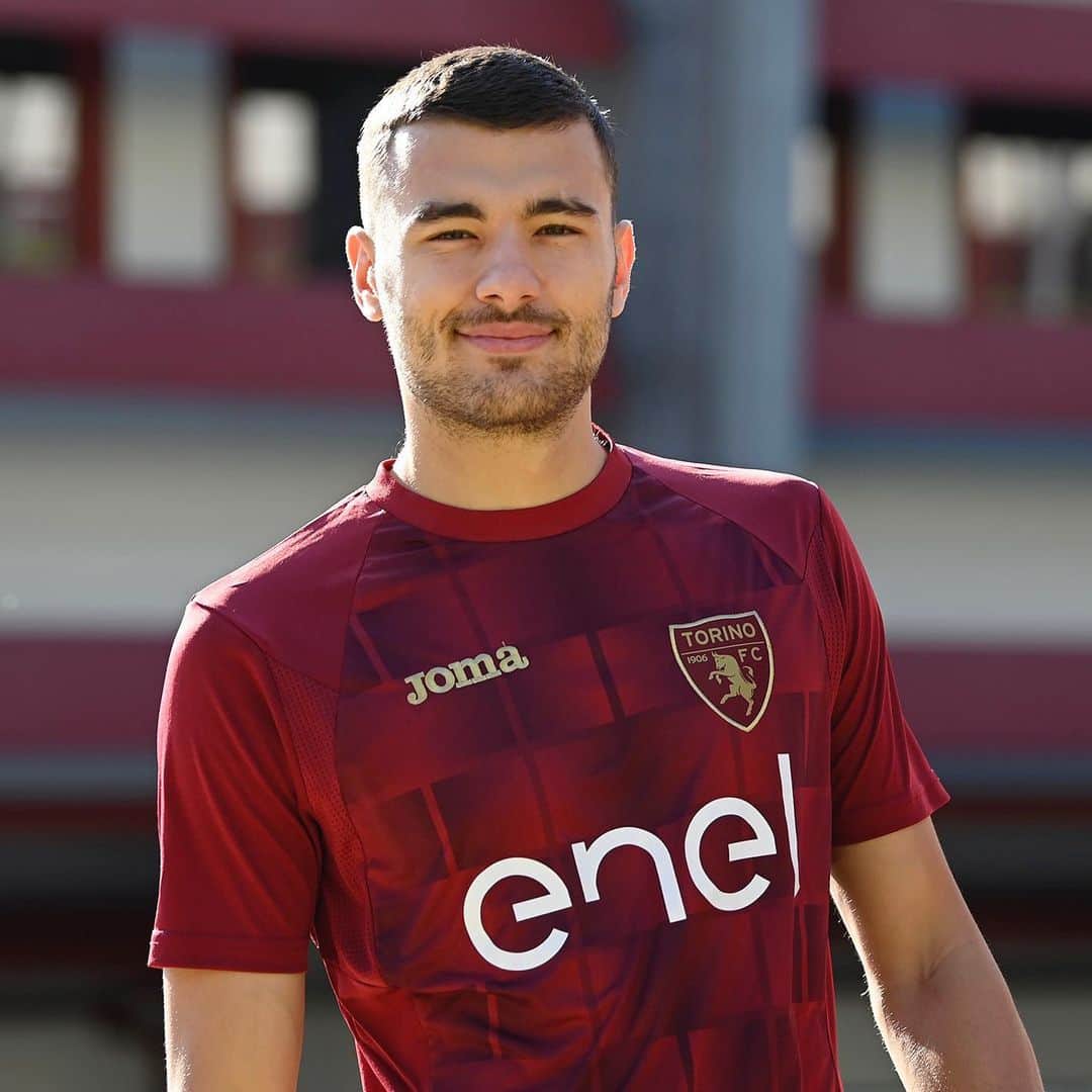 トリノFCのインスタグラム：「🙂😁🤙🤨  #SFT」