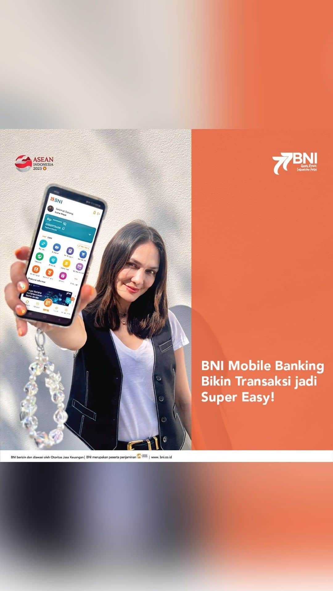 ルナ・マヤのインスタグラム：「It’s time to holidays with no worries! BNI Mobile Banking bener-bener memudahkan banget, transaksi Isi pulsa jadi sat-set dan super easy bisa dimanapun dan kapanpun 🫶  Isi pulsa pakai BNI Mobile Banking juga berkesempatan mendapatkan cashback berupa saldo tabungan sebesar Rp100 ribu hingga 30 November 2023 lhoo. Info lengkap klik link berikut ini bit.ly/PromoTopUpPulsa 🧡   #BNI46 #BUMNUntukIndonesia #GaPakeNanti」