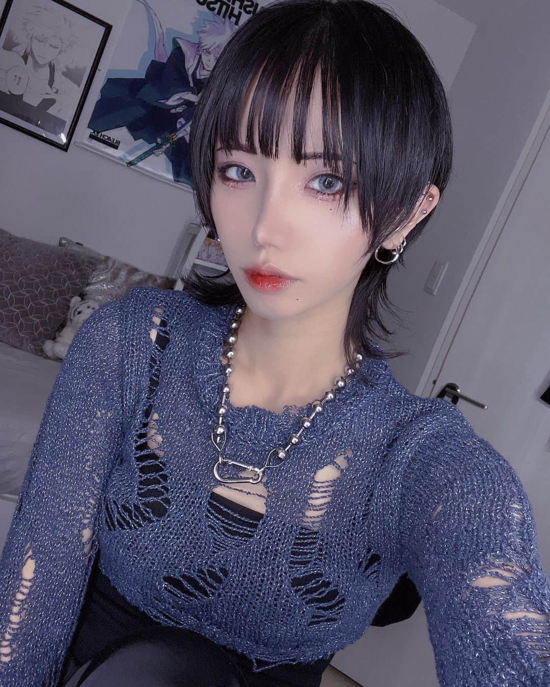 サヤカのインスタグラム：「✂︎  短くなったよ〜  #me #wolfcut  #makeup #selfie #셀카 #데일리 #일본 #自撮り #ウルフカット #ショートウルフ」