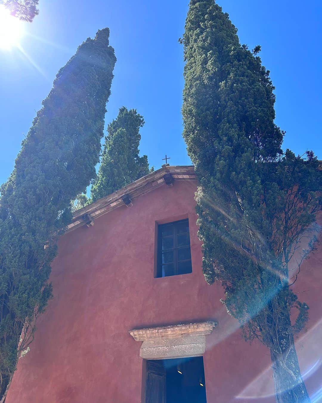 クリス・ジェンナーさんのインスタグラム写真 - (クリス・ジェンナーInstagram)「Under the Tuscan sun 🇮🇹☀️」9月7日 12時26分 - krisjenner