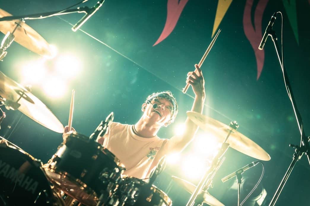 Bunta さんのインスタグラム写真 - (Bunta Instagram)「Dizzy Sunfist pre. "SUNNY CIRCUS 2023" @Zepp Shinjuku 大好きなメロコアの先輩後輩の大集合で終始お祭りモードの1日だった😍😍😍 こういう1日があるから、メロコア辞められないよね💪😝 ディジーに感謝🎶 メイ子ちゃんもハピバでした㊗️㊗️㊗️  @masaty_x   #totalfat #dizzysunfist #sunnycircus #drum #drums #drumforhappy #drumlife #drummer」9月7日 12時22分 - buntatf