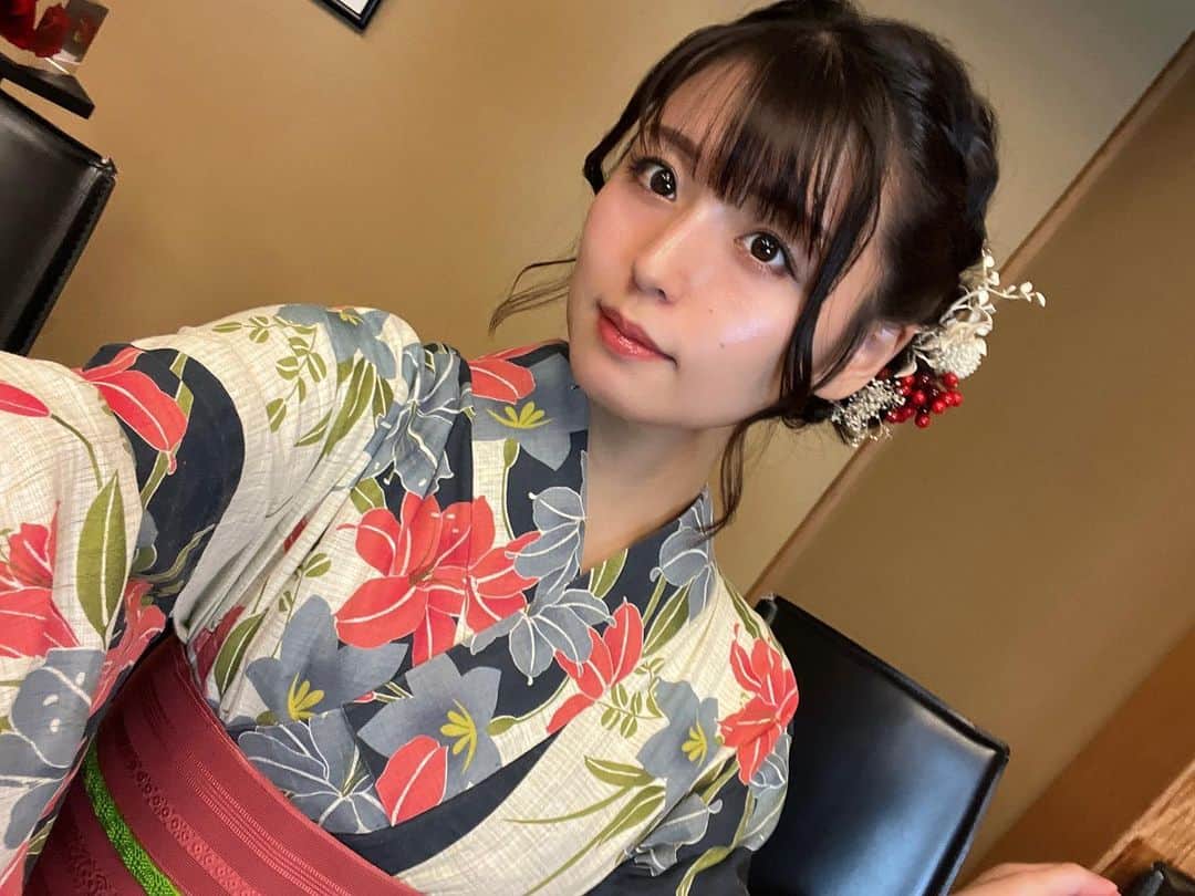 竹本茉莉のインスタグラム：「. 夏たくさん浴衣着たのにぜんぜん載せてなかった〜 この日のセットめっちゃお気に入りでした！👘」
