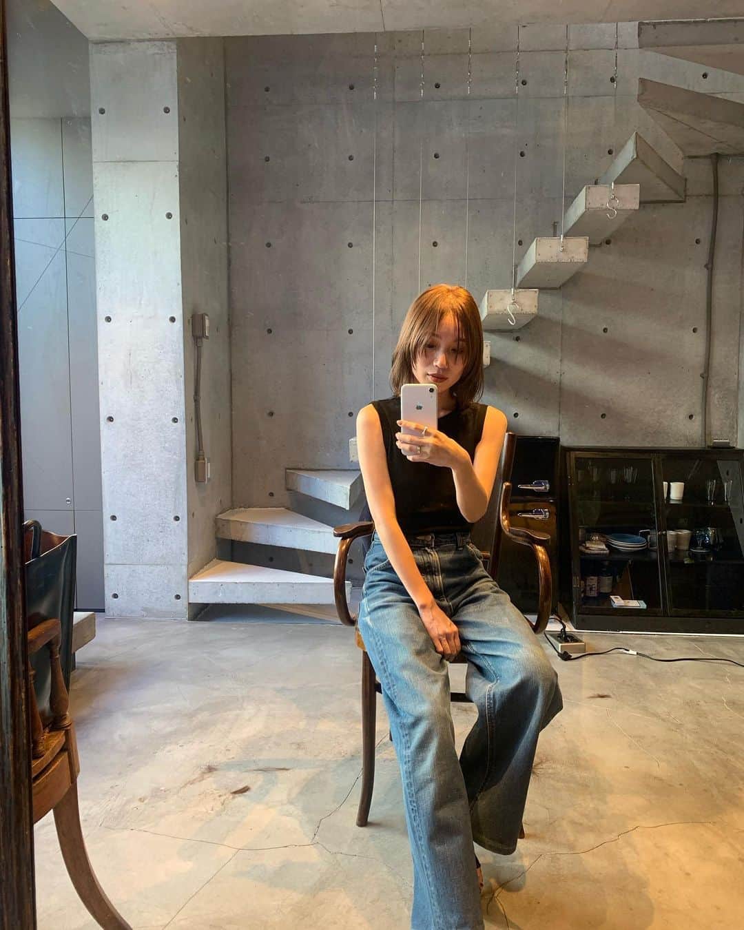 鎌田安里紗のインスタグラム：「daily life 1. 久しぶりの💇‍♀️ @ai___mich  2. 毎年の贈り物🥭沖縄県金武町から 3. 毎日のお茶 @maison_shigeta でチコさんに教えてもらった @cosmicdealer  4. 毎日のコーヒー足立さんに教えてもらった @feacoffee  5. ノーマちゃん @noma77777 の手づくりロールオン 6. さわさん @sawaisshiki の人間シリーズに🌻 7. 民藝館 w/ @grace.mirams  8. YUKAさん @yukaandtristan in JAPAN」