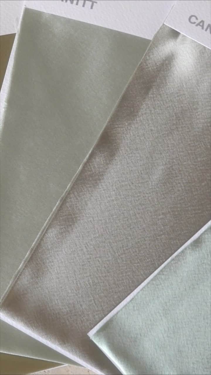 キンバリー・アン・ウォーテマス・ティアムシリのインスタグラム：「First group* measurements & fabric selection for my beautiful bridesmaids🤍   Thank you so much naka p Nid @littledelight for designing my bridesmaids dresses straight out of my imagination, And all the small details you put together are so cute!! I can’t wait to see my gorgeous girls in their dresses!!🥹🤍 @urassayas @tatar_r @opallis @margie_rasri @bow_benjawan @indy.d.prasertjit」