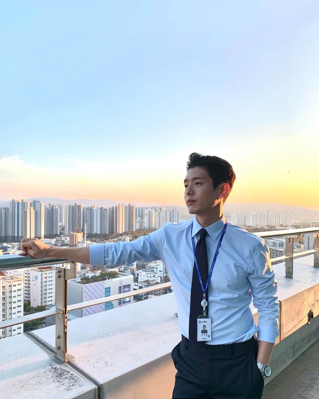 のインスタグラム：「오늘밤도 이연애는 불가항력🙌🏻  #이연애는불가항력  #destinedwithyou」