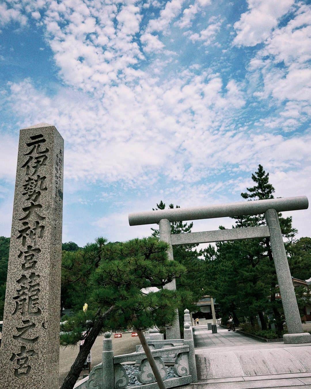 鳥越裕貴のインスタグラム：「⛩️ #籠神社 #眞名井神社 #出雲大神宮  #貴船神社  #上賀茂神社 #写真はないけど下鴨神社も行ったよ #安房神社 #洲崎神社  #穗高神社  #不二阿祖山太神宮  #戸隠神社 五社  #ここ最近お参りできた #神社 #京都 #千葉 #長野 #神社巡り #感謝」