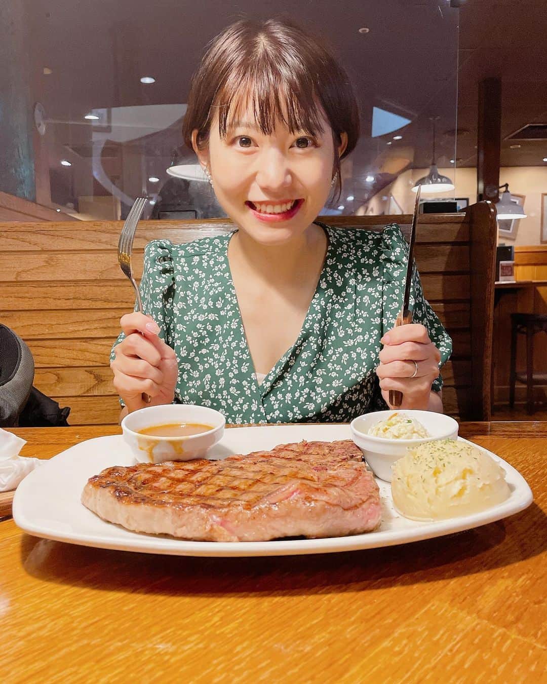 矢端名結さんのインスタグラム写真 - (矢端名結Instagram)「お肉ーーーーー❤️❤️❤️  #夫とシェア #娘爆睡中」9月7日 13時19分 - miyu_yabata
