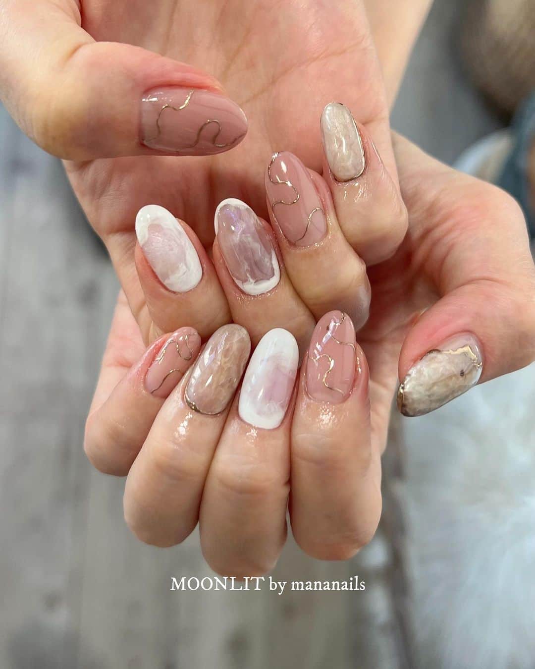 mananailsのインスタグラム：「☁️🥛〰️  @moonlit_yuki @moonlit_sayaka にやってもらった ニュアンスをmix🤍  ☾120minオフ込み」