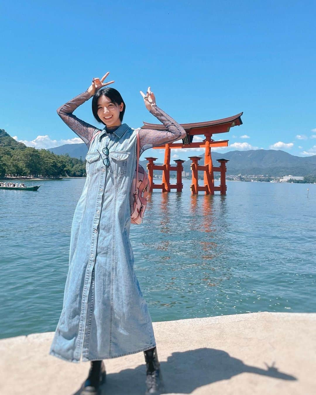 小貫莉奈のインスタグラム：「弾丸広島旅~🦌⛩️  初上陸🗺 お好み焼きと牡蠣が最高でした🫠」