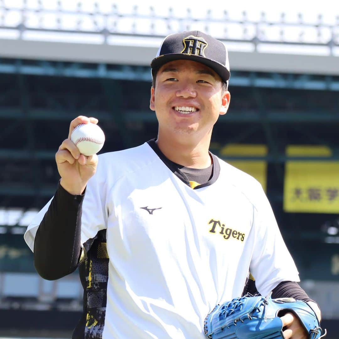 阪神タイガースさんのインスタグラム写真 - (阪神タイガースInstagram)「9月7日、甲子園球場での先発投手練習の様子です！ #村上頌樹 選手 #大竹耕太郎 選手 #伊藤将司 選手 #青柳晃洋 選手 #才木浩人 選手 #久保田智之 コーチ #片山大樹 ブルペン捕手 #阪神タイガース #ARE」9月7日 13時53分 - hanshintigers_official