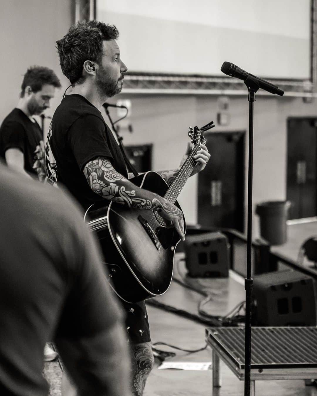 ピエール・ブーヴィエのインスタグラム：「Soundcheck vibes from “let the bad times roll” US tour.  📸 @skylerbarberio」