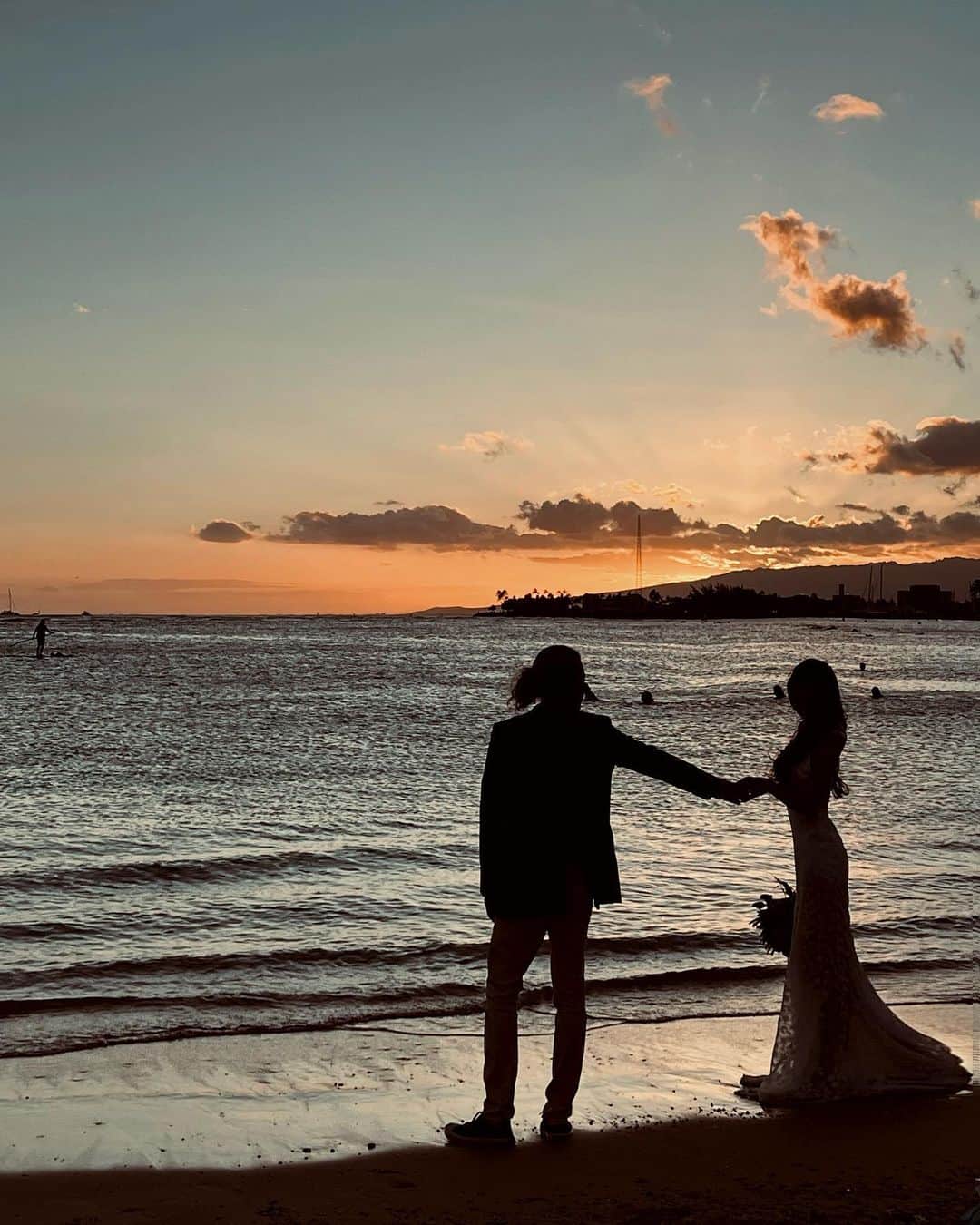 GENKINGのインスタグラム：「September 13th our precious anniversary ✨ You know you’re in love when you can’t fall asleep because reality is finally better than your dreams🩷🩷🩷 実は13日に私から大切な発表があります💒🕊️」