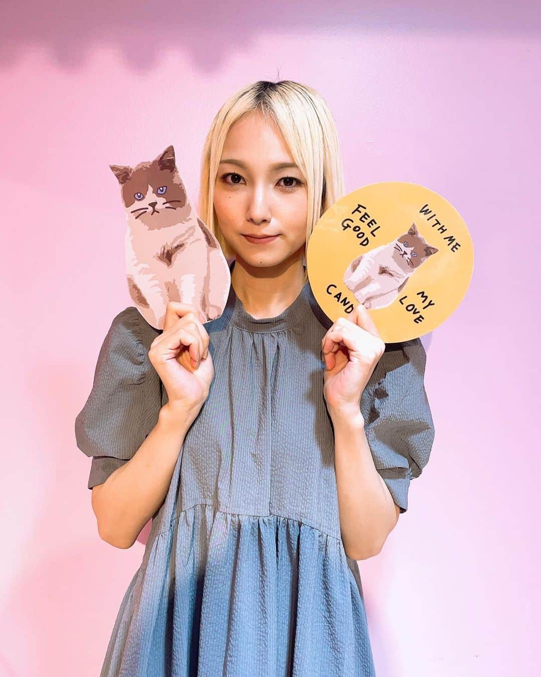 板橋よしえのインスタグラム：「.  @candystripper_official 2023 WINTER & EARLY SPRING EXHIBITION 🐱DAY1  @mmts_dayo ちゃんさま🤍 サンリオの話もK-POPの話もどこまでも深い話をしてくれるマミちゃんにその場にいるみんなが夢中！！！ マミちゃんの話聞いてたら、ピューロランドに行きたくなった☺️ またいろいろおしえてね❣️」