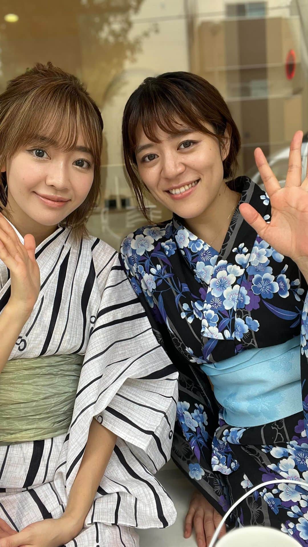 ゆなゆあのインスタグラム：「ゆるゲリラライブ！ 【 2人から重大なご報告 】  ゆるいけどしっかりお知らせ！」