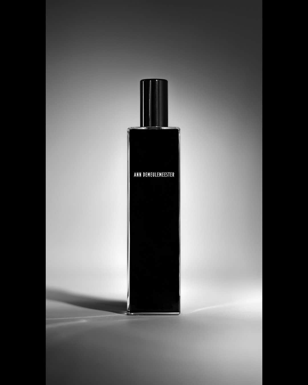 アン ドゥムルメステールのインスタグラム：「The elemental fragrance of Ann Demeulemeester centres around the cypher A, the designer’s initial and the first letter of the alphabet. A symbol founded in core and constancy, it is employed to signify the essence of an expression: a visual and emotional language distilled into a singular genderless parfum.  Crafted personally by Ann Demeulemeester through a lifelong instinctive study of notes and associations, the fragrance transmits the poetic purity and structural serenity of the designer’s enduring oeuvre. It is a unique and intriguing composition embodied by the primordial and mysterious obscurities of nature.  Created from instinct, it is a beguiling fragrance refined from ingredients in their rarest, purest form. This perfume was created from essential oils derived from the cold pressing of the finest quality of natural, raw materials. #AnnDemeulemeester」