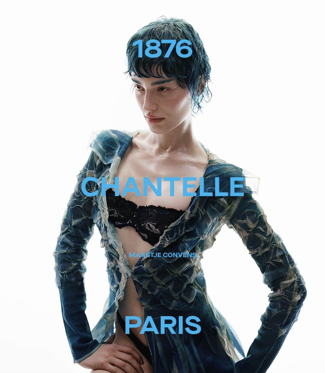のインスタグラム：「Embrace the essence of your own seduction.  @maartjeconvens is wearing a "Champs Elysées" set in Seaborne. Also available in Black, Dune and Glossy Brown on Chantelle.com   #Chantelle #ChantelleSS23」