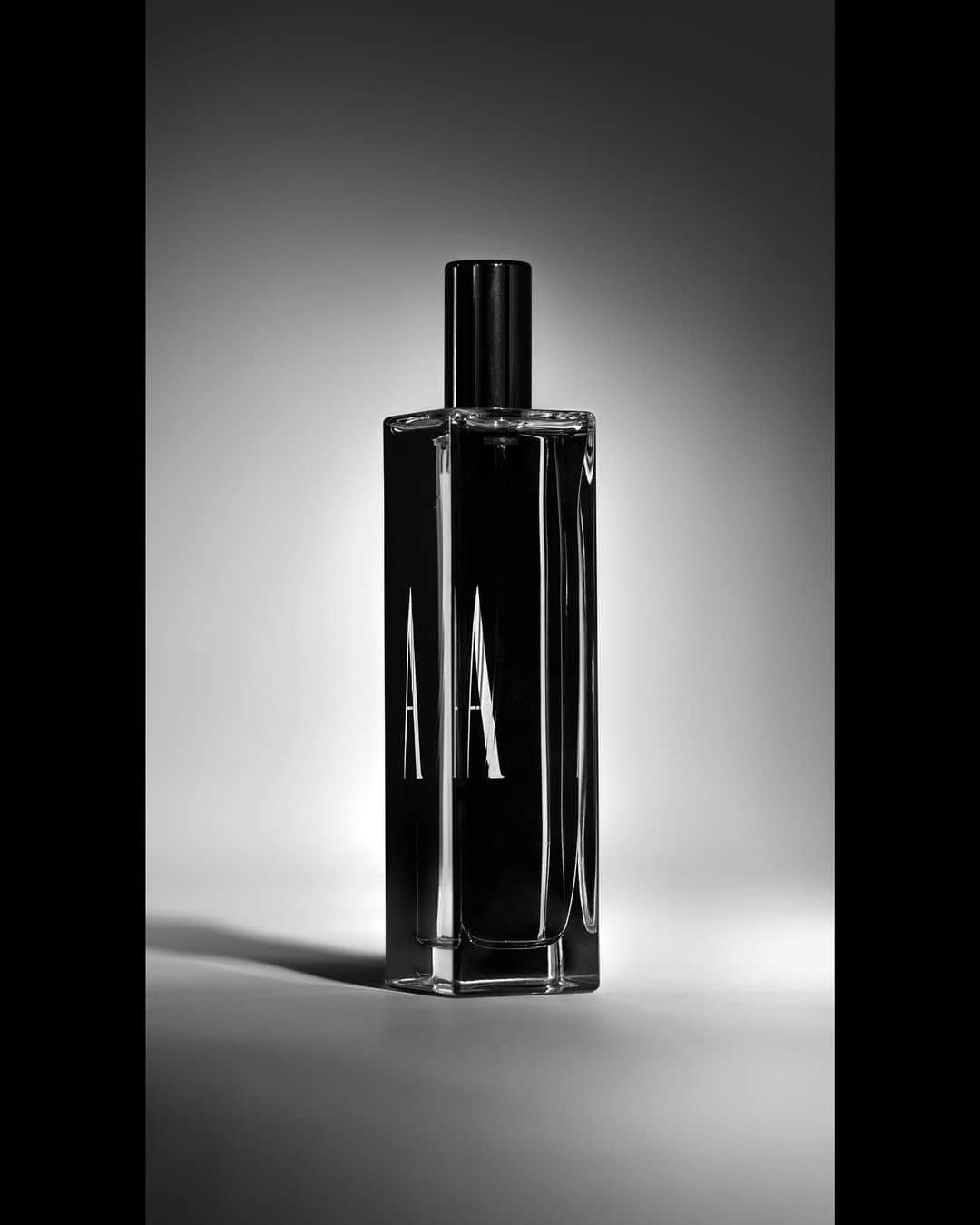 アン ドゥムルメステールさんのインスタグラム写真 - (アン ドゥムルメステールInstagram)「The elemental fragrance of Ann Demeulemeester centres around the cypher A, the designer’s initial and the first letter of the alphabet. A symbol founded in core and constancy, it is employed to signify the essence of an expression: a visual and emotional language distilled into a singular genderless parfum.  Crafted personally by Ann Demeulemeester through a lifelong instinctive study of notes and associations, the fragrance transmits the poetic purity and structural serenity of the designer’s enduring oeuvre. It is a unique and intriguing composition embodied by the primordial and mysterious obscurities of nature.  Created from instinct, it is a beguiling fragrance refined from ingredients in their rarest, purest form. This perfume was created from essential oils derived from the cold pressing of the finest quality of natural, raw materials. #AnnDemeulemeester」9月7日 15時01分 - anndemeulemeester_official