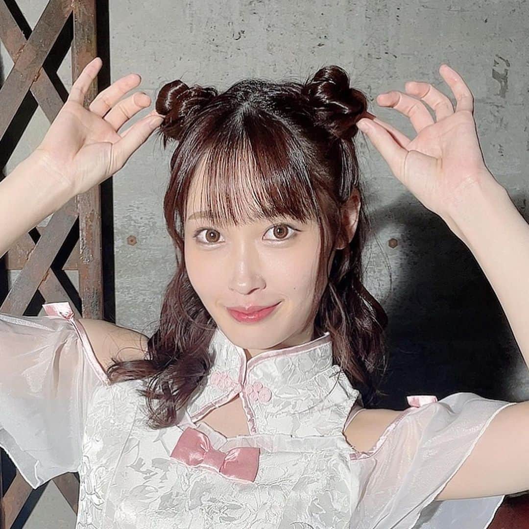 天然かのんのインスタグラム：「チャイナ服🇨🇳  もう9月なのに暑い…🥵  #台湾#チャイナ#コスプレ#av#japanesegirl #2023」