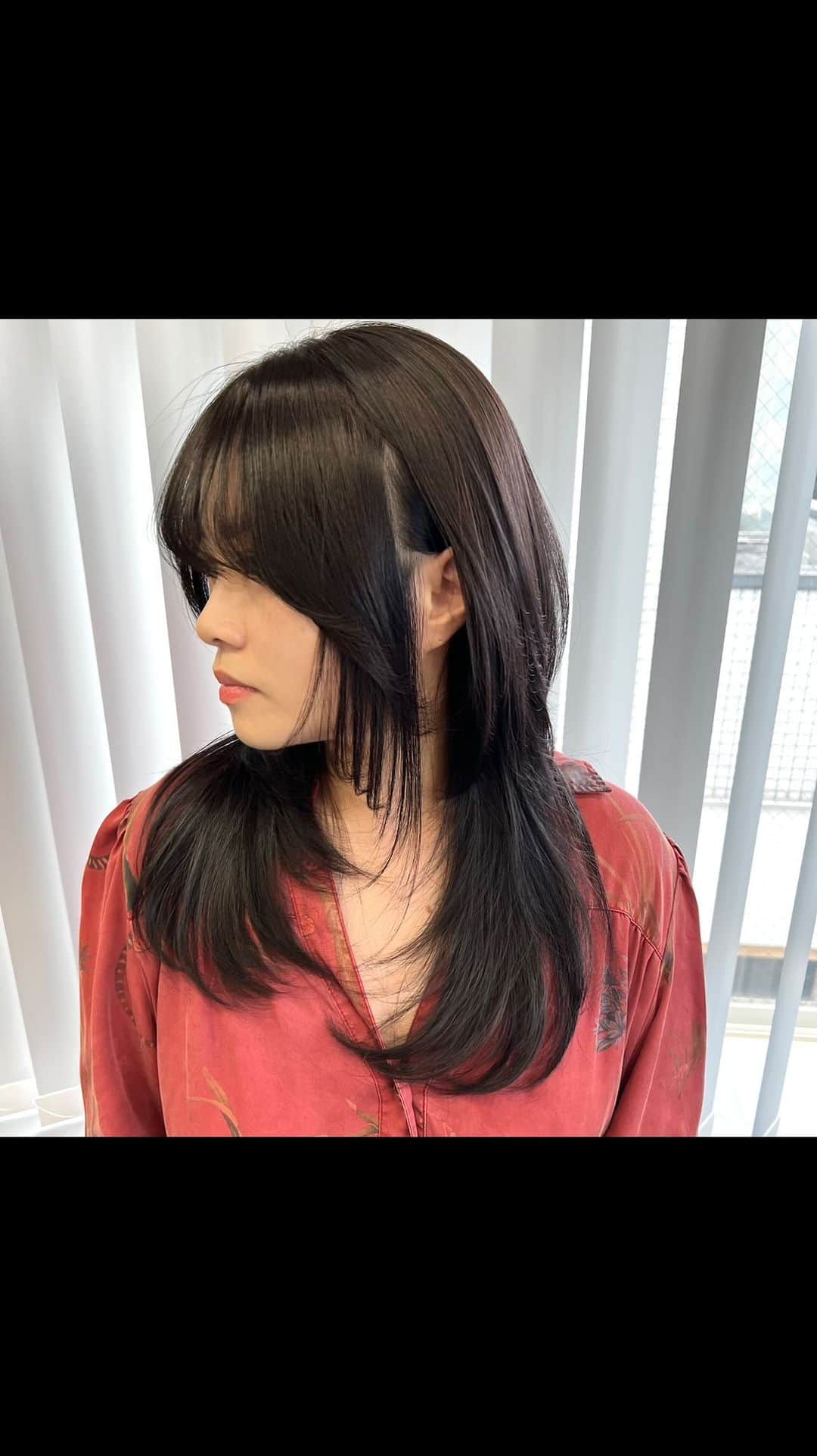 NOBU/渋谷店のインスタグラム：「レイヤーcut @toginon_scissors  #nobuscissors . . グロスブラック #イノアカラー @lorealpro_education_japan  . . @nobuhair 担当プロデューサーNOBU . . NNNスリーエヌ　 ■営業時間10:00〜20:00  ※年中無休 ■住所　107-0061 東京都港区北青山3-12-1 オウル3階 . . #ヘアスタイル #オイルカラー #ブリーチ  #カラー #ヘアカラー #ヘアアレンジ  #韓国ヘア #外国人風 #新色 #美容師 #髮型 #髮型師 #剪髮 #中長髮#ตัดผม#ผม#헤어 #컷#hair #hairstyle」
