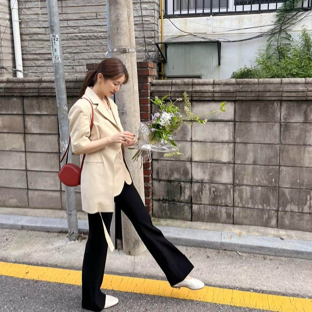 ユン・ウネさんのインスタグラム写真 - (ユン・ウネInstagram)「결혼식 다녀왔어요~🤍😊 축복만땅! 🙏  #하객룩 #ootd」9月7日 15時55分 - y1003_grace