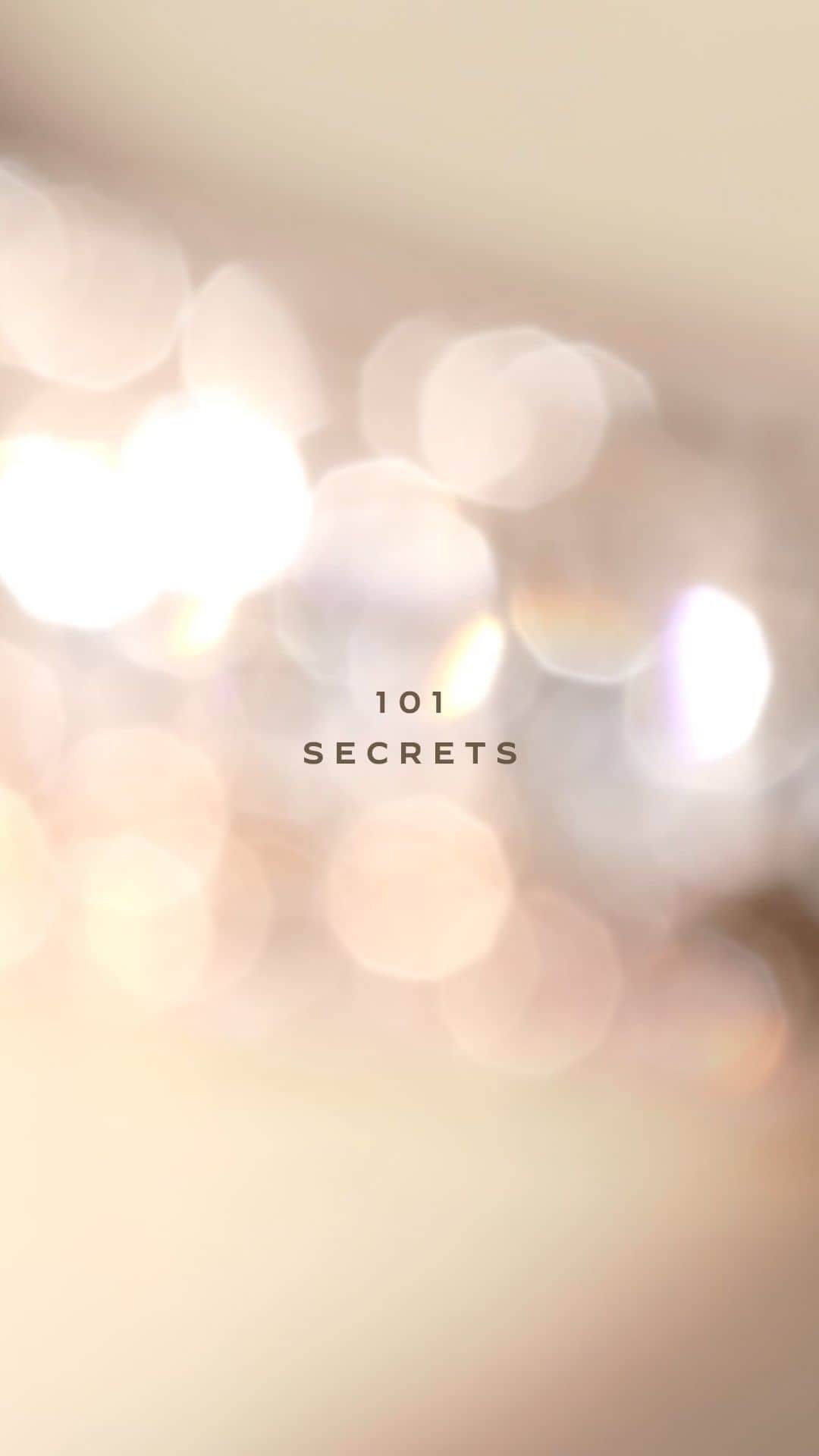 ジャガールクルトのインスタグラム：「More than 180 hours of delicate gem-setting work. #Calibre101 _ 101 Secrets Designed, made and assembled in our Manufacture _ Combining griffe and grain settings, the new 101 Secrets is set with more than 1,000 diamonds, hiding the secret of time. Catching every ray of light, this timepiece is a testimony of our artisans’ savoir-faire. The creation of such complex watch represents a total of 182 hours of gem-setting work in our own Métiers Rares Workshop. _ #JaegerLeCoultre #Calibre101」