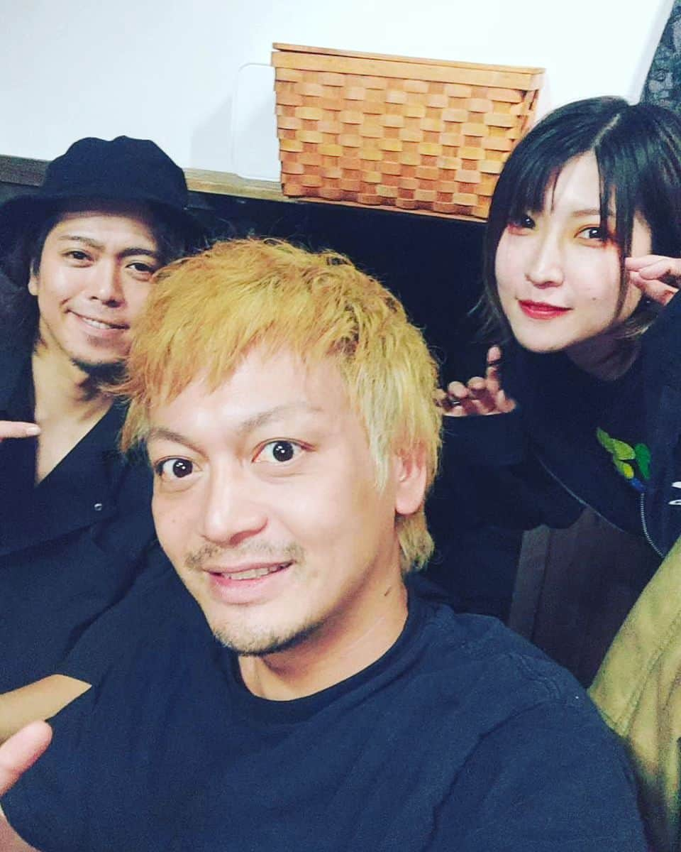 海老澤健次さんのインスタグラム写真 - (海老澤健次Instagram)「『帰らせてもらうわ』無事に二日目も終えました！ご観劇いただきありがとうございます😊 明日も楽しみます 台風気になる🌀 晴れますようにー🥹🥹 #海老澤健次 #藍 #常盤美妃 #TOYMEN」9月7日 21時22分 - ebisawa_kenji