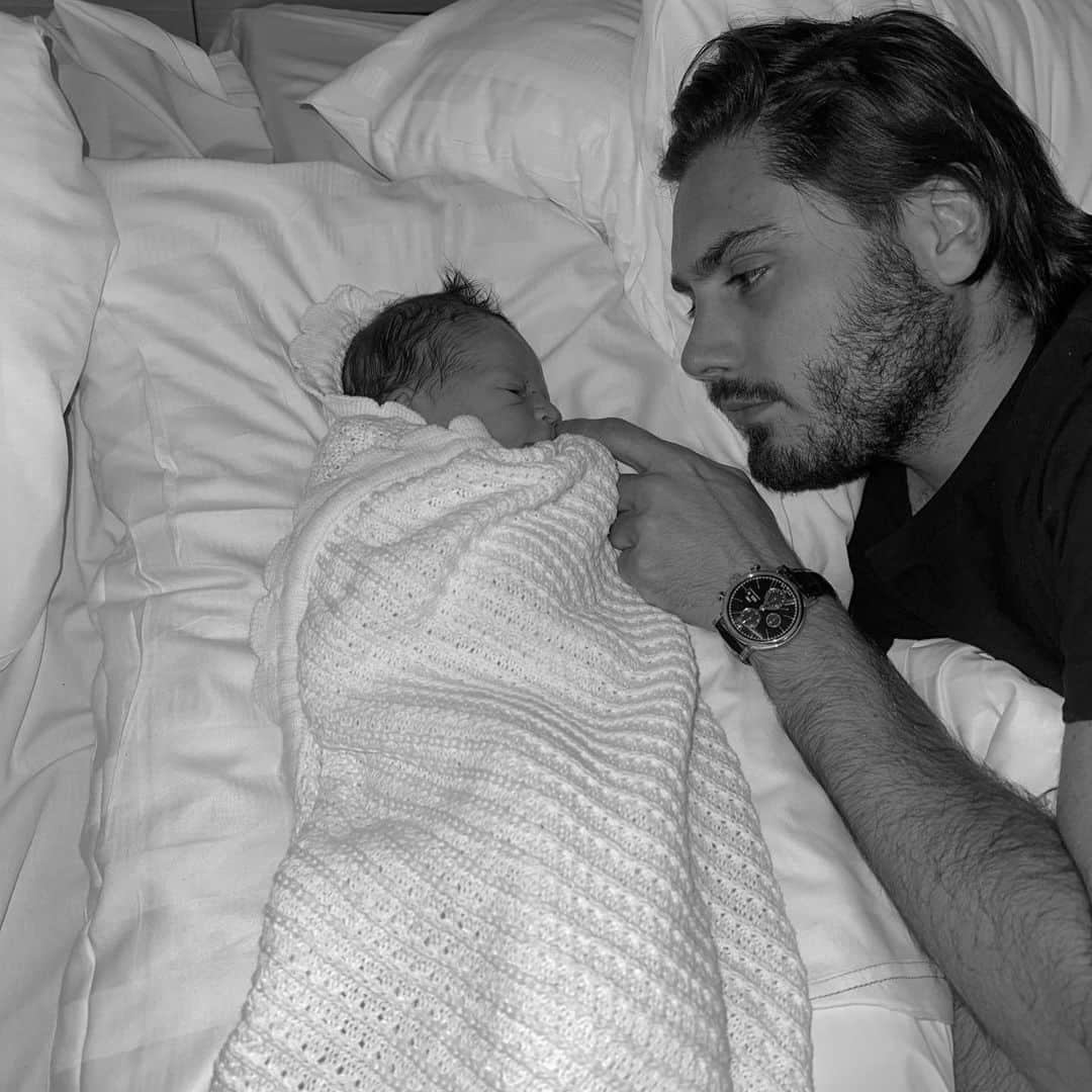 Bianca Ingrossoさんのインスタグラム写真 - (Bianca IngrossoInstagram)「Welcome to the family Kalí Ennio Brown Ingrosso 🥹❤️  Auntie already loves you with all of my heart 😭」9月7日 16時37分 - biancaingrosso