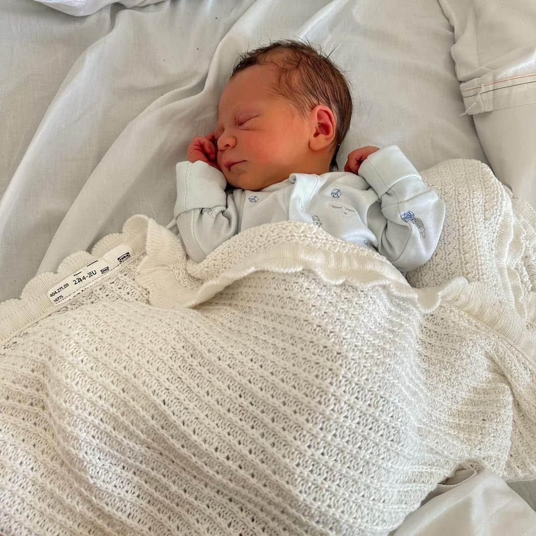 Bianca Ingrossoさんのインスタグラム写真 - (Bianca IngrossoInstagram)「Welcome to the family Kalí Ennio Brown Ingrosso 🥹❤️  Auntie already loves you with all of my heart 😭」9月7日 16時37分 - biancaingrosso