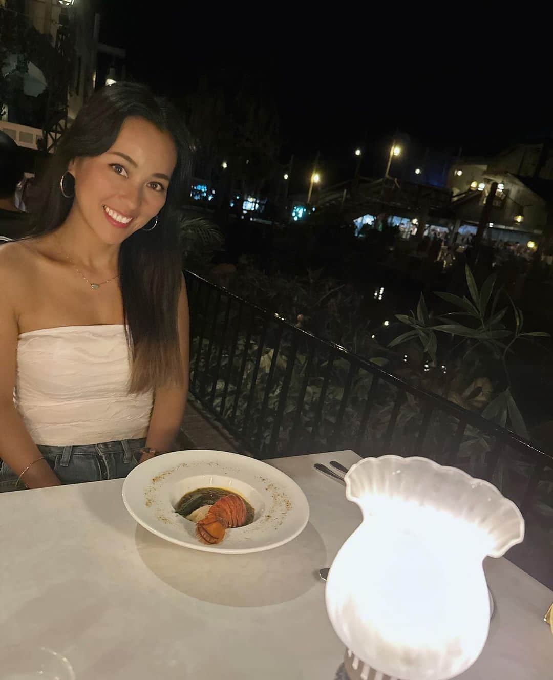 Sachiのインスタグラム：「ずーっと行きたかった#ブルーバイユーレストラン  パートナーが誕生日に予約してくれました。 美味しかった😋感謝です🙏  38歳になりました！ これからもよろしくお願いします。  #誕生日  #ディズニーランド  #アラフォー女子」