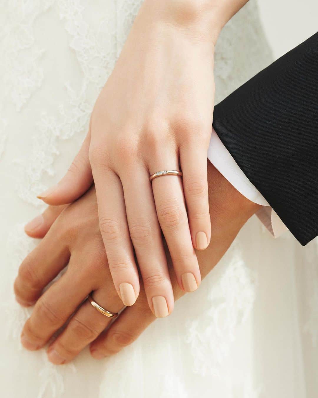婚約・結婚指輪のI-PRIMO（アイプリモ）公式アカウントさんのインスタグラム写真 - (婚約・結婚指輪のI-PRIMO（アイプリモ）公式アカウントInstagram)「9月7日、暮らそう仲良くの日。 人生を共にすると決めたおふたりを見守るブライダルリング。  「はじめてのブライダルリングを購入する」 その体験を不安なく、満足いくものにできるか、 I-PRIMOは、どのブランドよりも追求しつづけてきました。  デザインが200種類以上あるのは、 自分が想像していなかった「好き」との運命的な出会いを大切にしたいから。  パーソナルハンド診断は、 好きという主観だけでなく「似合う」という客観的な視点でも選んでほしいから。  豊富なダイヤモンドを揃えているのは、 本当に「自分にとっていいもの」を見極めてほしいから。  たくさん店舗があるのは、 まずは気軽に、お近くの店舗に足を運んでほしいから。  最高のリング選びをご一緒に。  ＜結婚指輪＞Origin Belief #アイプリモ_オリジンビリーフ  ーーーーー ▼アイプリモでは、ご好評のパーソナルハンド診断®を体験いただけます。 ご希望の方はホームページより来店予約をいただくとスムーズにご案内いたします。 @iprimo_official ーーーーー  #iprimo #アイプリモ #結婚指輪 #マリッジリング」9月7日 17時04分 - iprimo_official