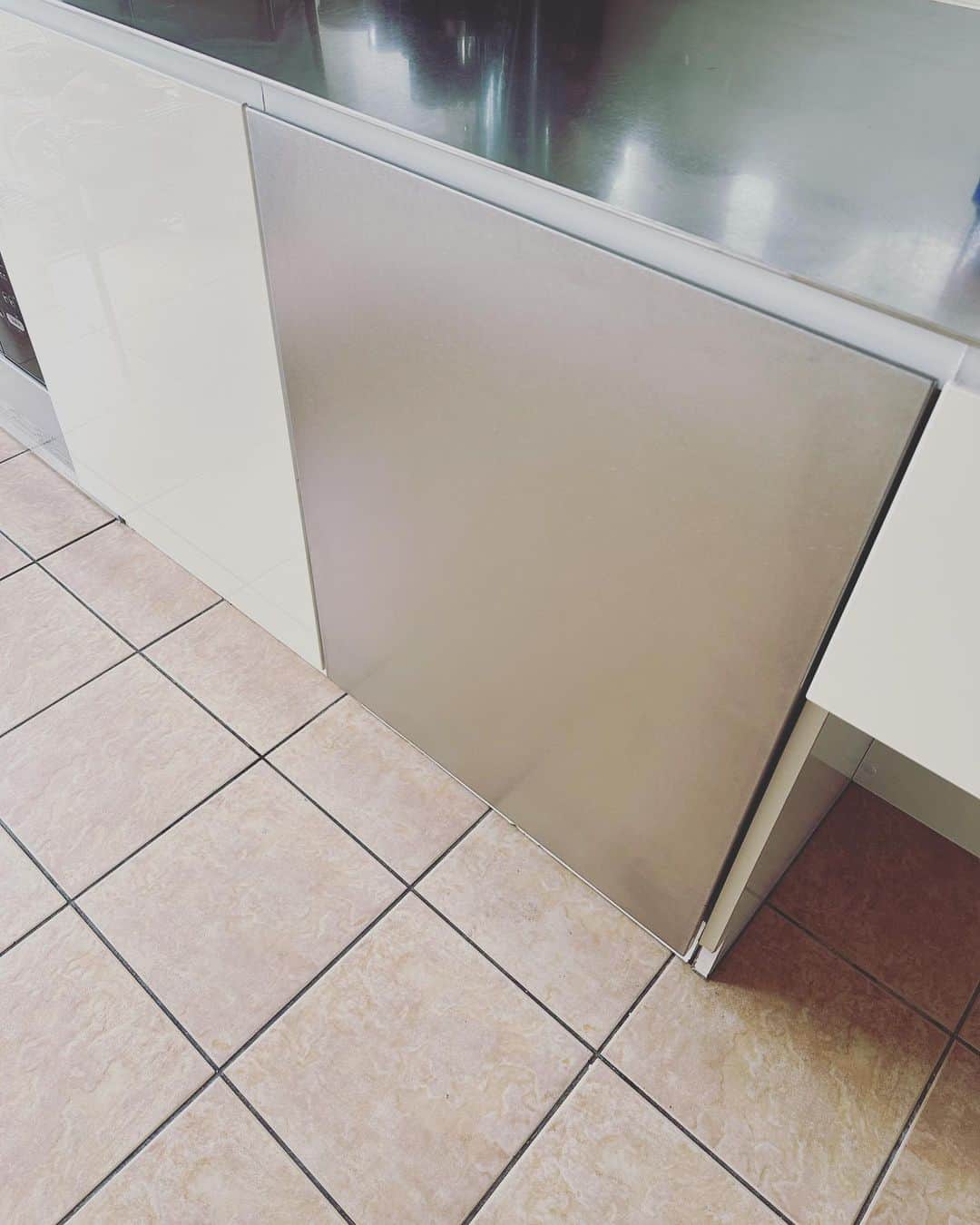 二ノ宮知子さんのインスタグラム写真 - (二ノ宮知子Instagram)「新しい食洗機を入れていただきました！ シンプルで美しい😍洗うのが楽しみです。」9月7日 17時14分 - tomokoninomiyaa