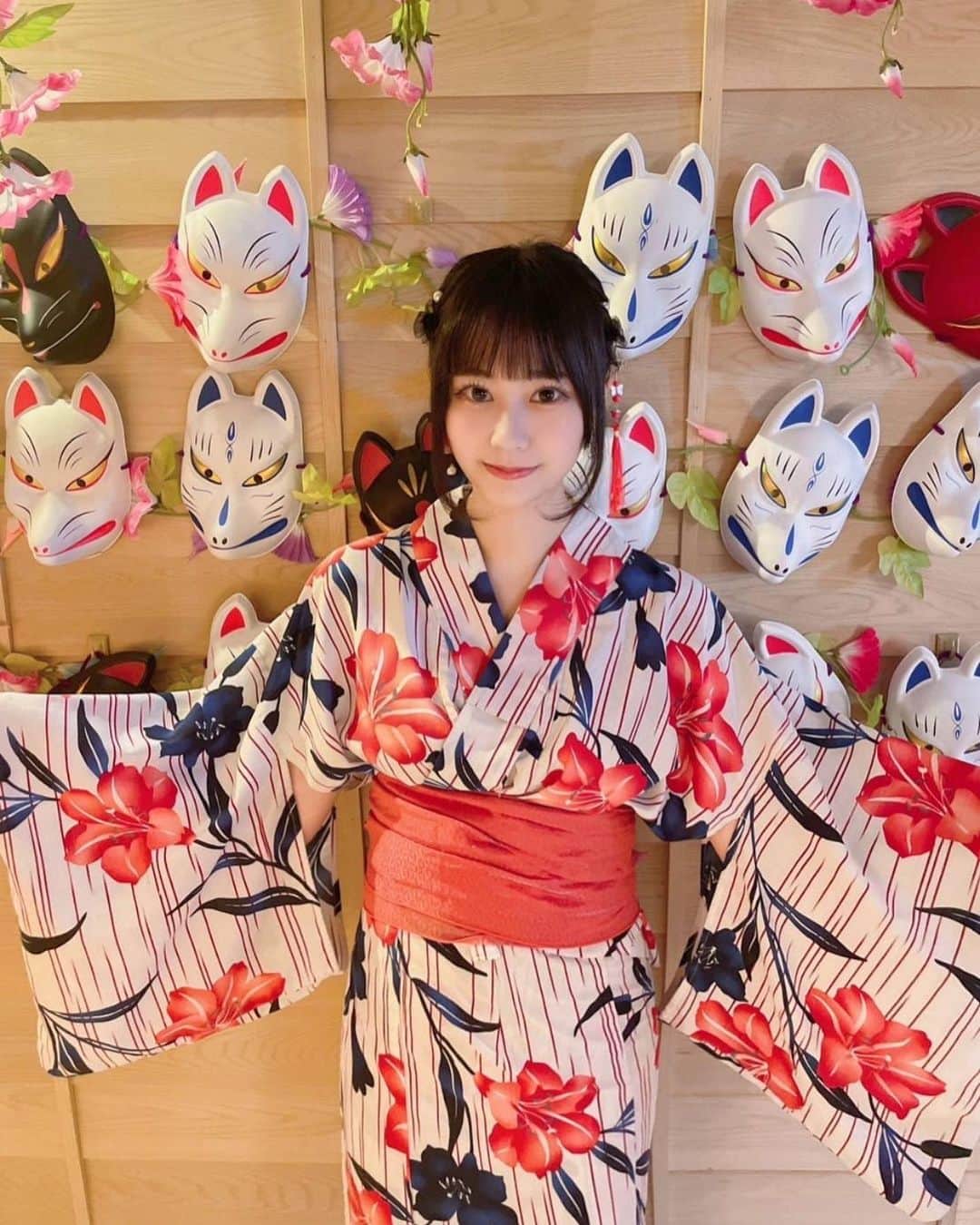雨宮鈴奈のインスタグラム：「浴衣〜🫶  一緒に温泉デートしたいね♨️   #湯守座  #四日市  #大阪 #シンセカ #雨宮鈴奈  #雰囲気好きな人いいね」