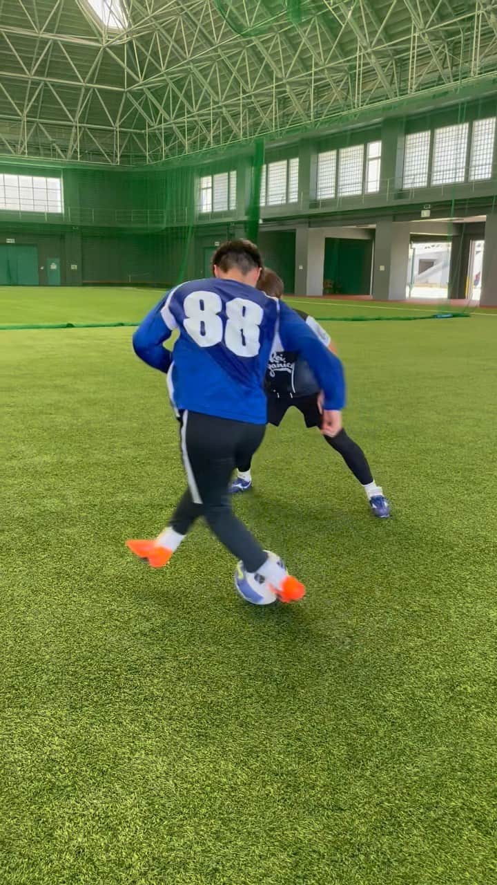 のインスタグラム：「. playful dribbling🔥🔥🔥 遊び技🔥🔥🔥  Follow me👇 @tamakou0908   #サッカー#サッカードリブル#サッカー少年#サッカーママ#サッカーパパ#たまこう#長崎総附サッカー部#サッカースクール#soccer#football#footballskill #soccerskills #footballplayer #soccerplayer」
