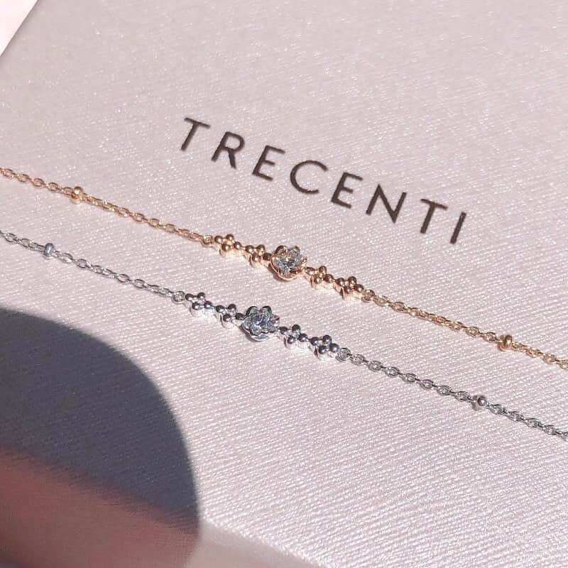 TRECENTI トレセンテさんのインスタグラム写真 - (TRECENTI トレセンテInstagram)「anniversary jewelry 花冠をイメージした「ファーストフローラ(ガーランド)ブレスレット」 チェーンには小花をイメージするデザインが施されています。  ⁡@trecenti_flora @trecenti_anniversario ⁡ ----------------------------------------------  #トレセンテ #trecenti #結婚指輪 #婚約指輪 #誕生石 #アニバーサリージュエリー #記念日ジュエリー #誕生日ジュエリー #ブライダル専門店 #マリッジリング #エンゲージリング #誕生石ジュエリー #アニバーサリーギフト #結婚記念日 #ファインジュエリー #アクセサリー好きさんと繋がりたい #ブライダルリング #ブライダルジュエリー #トレセンテフローラ #ブレスレット #一粒ダイヤ #花 #お花 #花冠 #ご褒美ジュエリー #サプライズプレゼント #一粒ダイヤモンド #大人アクセサリー #ピンクゴールド」9月7日 17時18分 - trecenti_flora