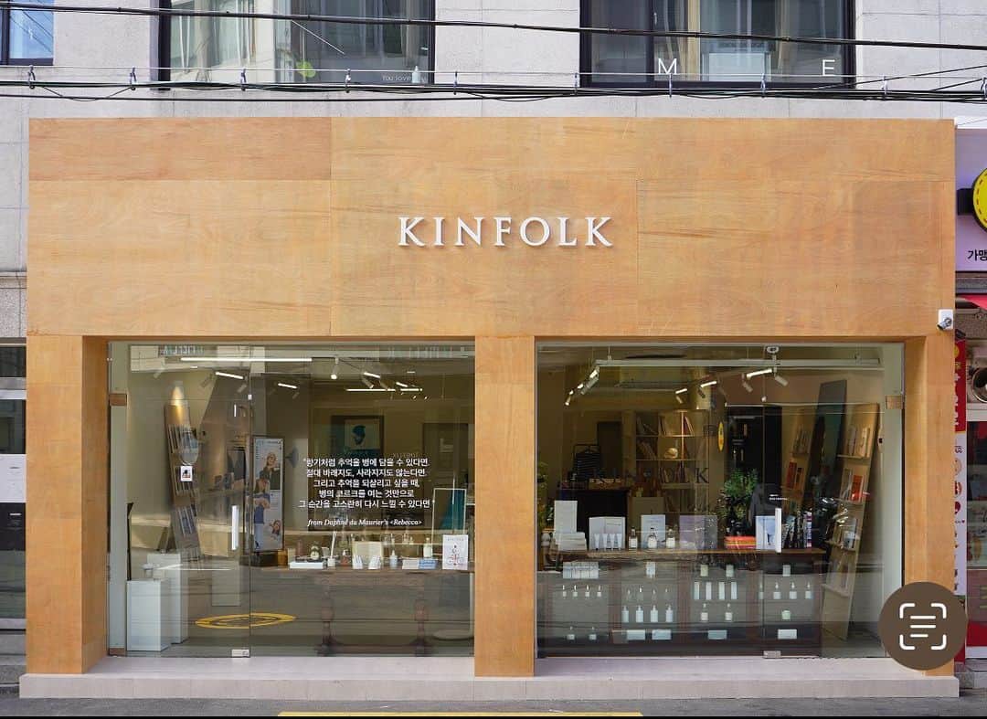 アウアーのインスタグラム：「Kinfolk Notes new pop-up store in the hip Seongsu area in Seoul is now open until end of October at 14 Yeonmujang-gil. Please drop by if you are in town.」