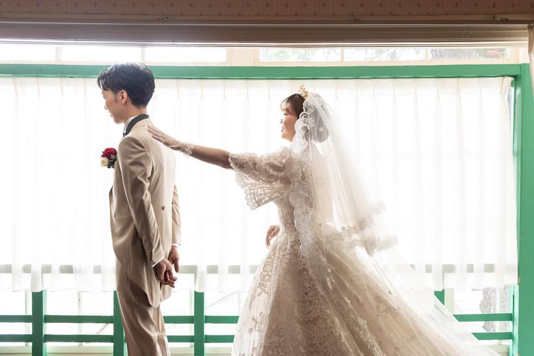 神戸北野サッスーン邸さんのインスタグラム写真 - (神戸北野サッスーン邸Instagram)「＊ @sassoon_weddingplace ・ ・ ・ コンセプトは中世ヨーロッパのイメージで🏰 アイテムやコーディネート色々なところに散りばめて🇫🇷💭🌹  Produce by  ＊Misaki Kubo＊ ・ ・ ・  #サッスーン花嫁 #ブライダルフェア #サッスーン邸 #神戸北野サッスーン邸 #神戸結婚式 #北野結婚式 #北野異人館 #関西結婚式場  #貸切ウエディング #アットホームウェディング #異人館ウェディング #神戸前撮り #歴史的建造物 #アンティークウェディング #邸宅ウェディング #ガーデンウェディング #北野異人館 #おしゃれ花嫁 #少人数ウエディング #ゲストハウスウェディング#家族婚 #フォトウェディング神戸 #ガーデン」9月7日 17時40分 - sassoon_weddingplace